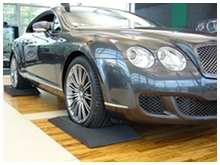 Photo d'une Bentley sur les coussins Reifenkissen